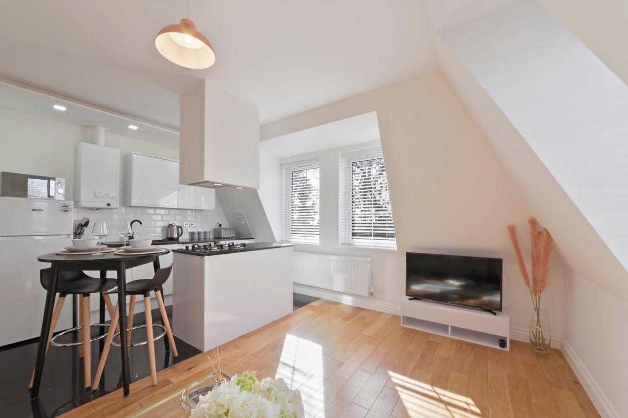 Spacious One Bed Loft Apartment Birchanger Bagian luar foto