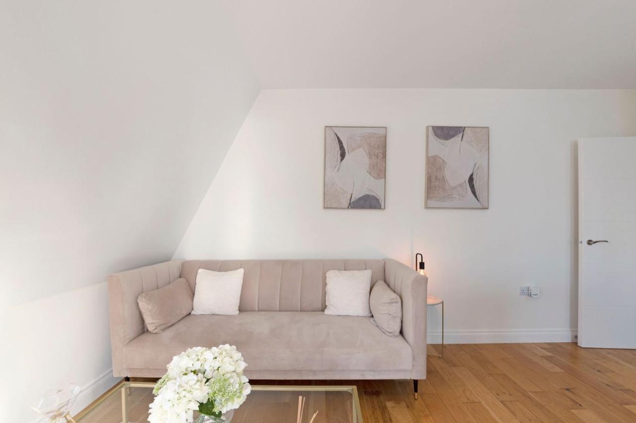 Spacious One Bed Loft Apartment Birchanger Bagian luar foto