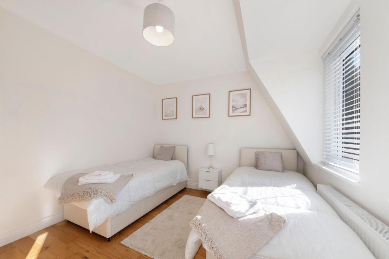 Spacious One Bed Loft Apartment Birchanger Bagian luar foto