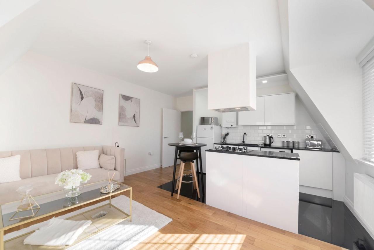 Spacious One Bed Loft Apartment Birchanger Bagian luar foto