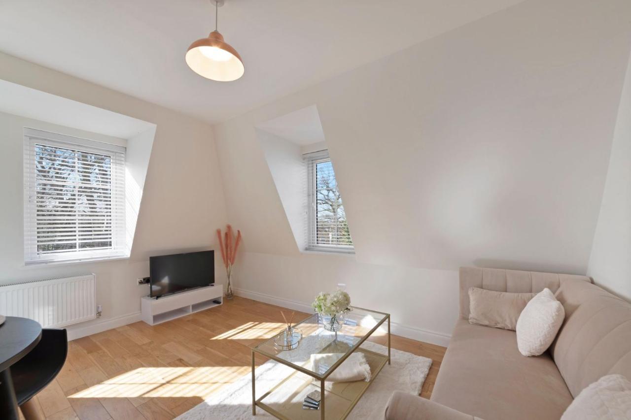 Spacious One Bed Loft Apartment Birchanger Bagian luar foto
